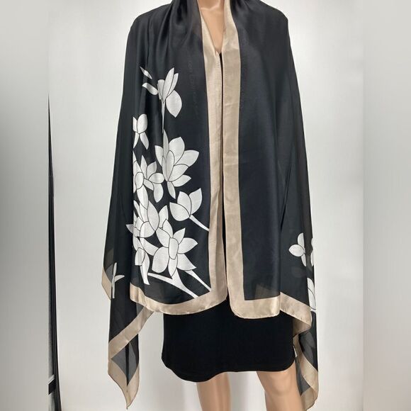 Pretty Persuasions Overside Wrap Scarf Shawl Black/White Floral Print 35”-60” - Picture 2 of 6